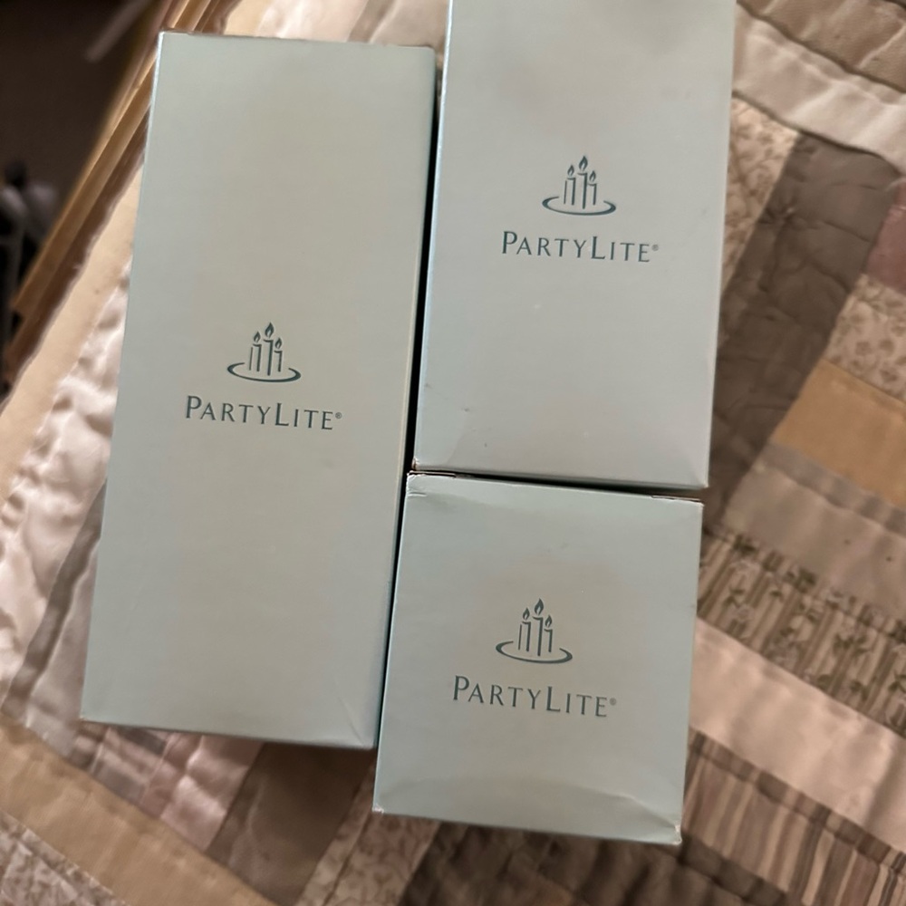 Partylite Pillar Candle Set - Picture 2 of 3